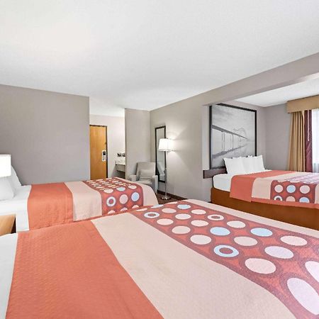 Super 8 By Wyndham Waverly Extérieur photo