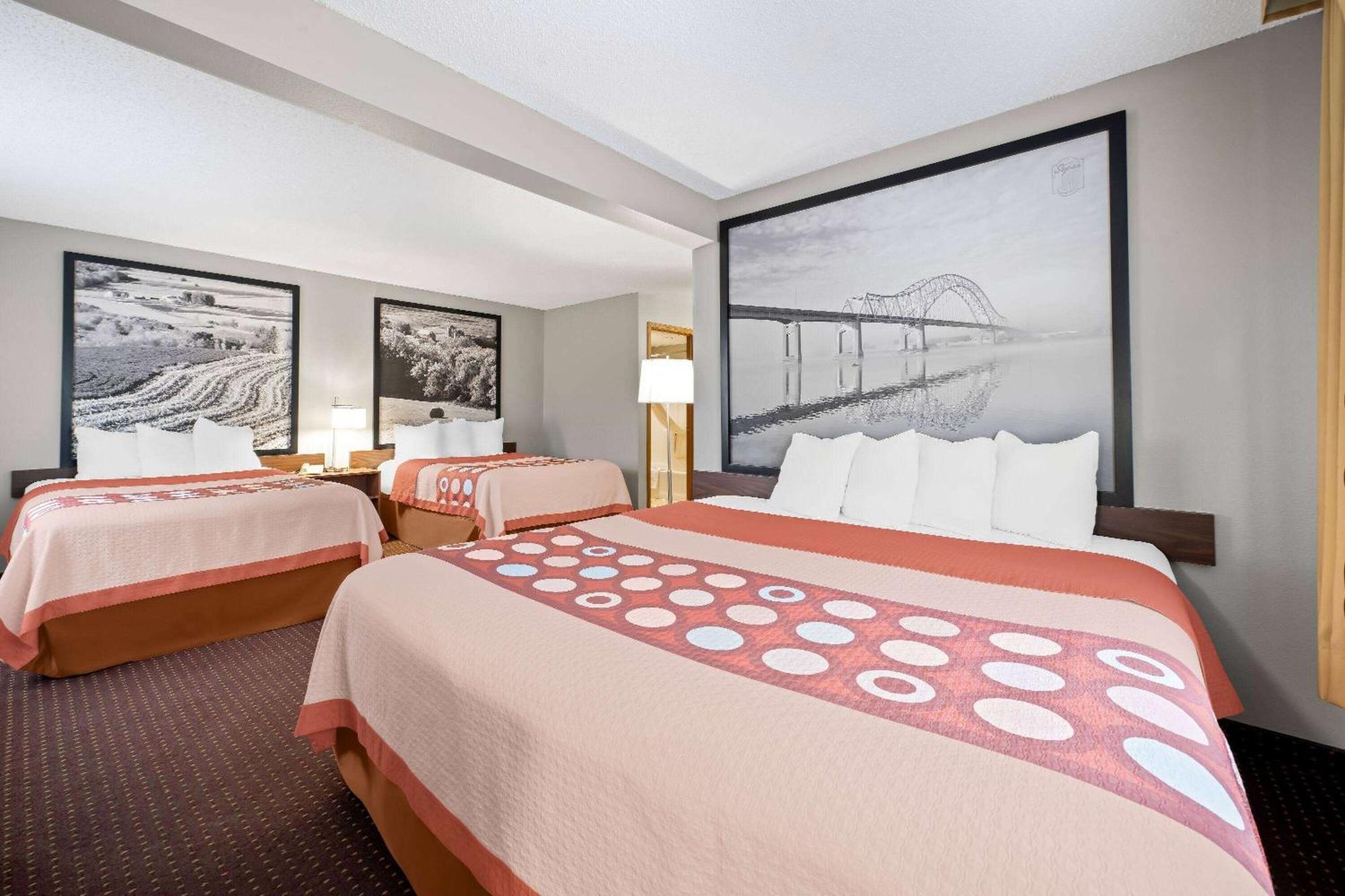 Super 8 By Wyndham Waverly Extérieur photo
