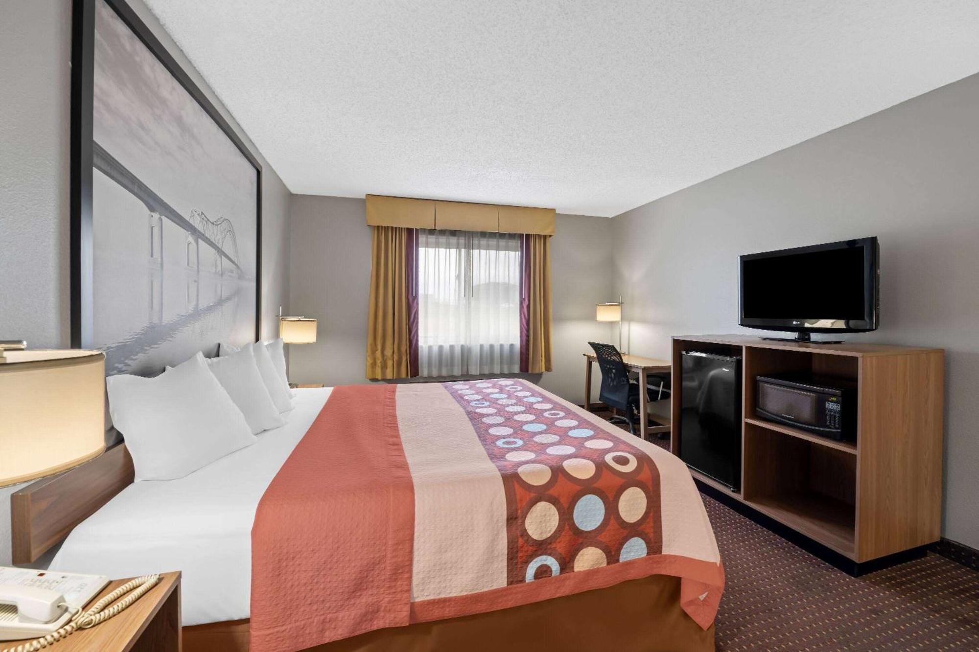 Super 8 By Wyndham Waverly Extérieur photo