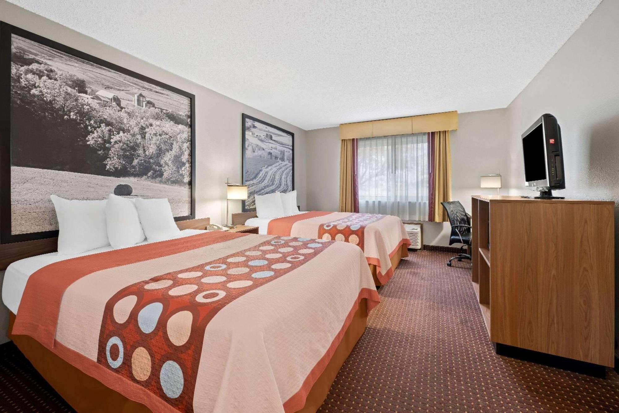 Super 8 By Wyndham Waverly Extérieur photo